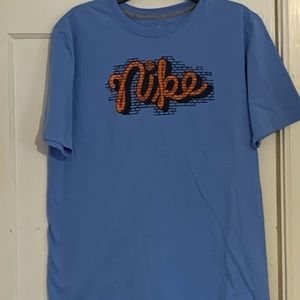 Nike size large 100% cotton tee